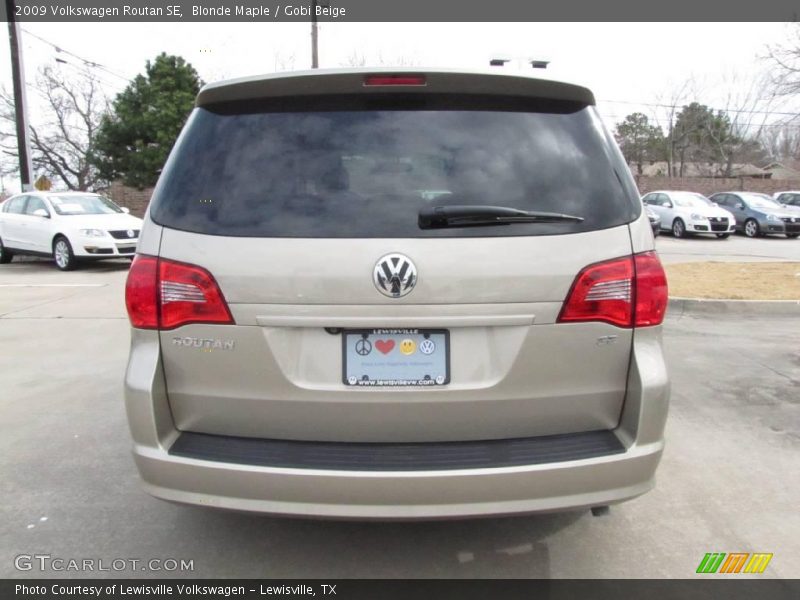 Blonde Maple / Gobi Beige 2009 Volkswagen Routan SE