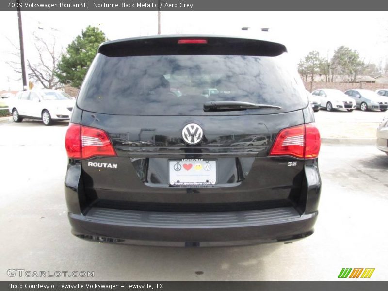 Nocturne Black Metallic / Aero Grey 2009 Volkswagen Routan SE