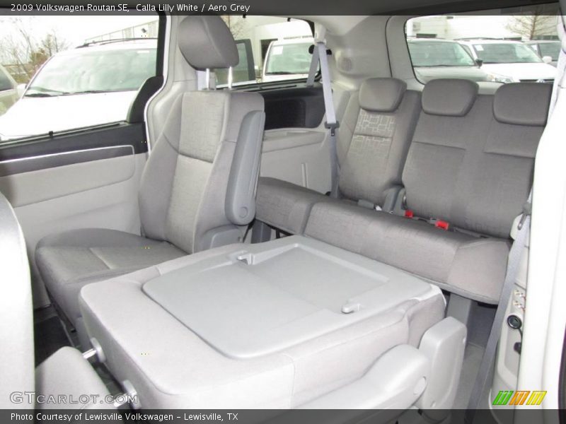 Calla Lilly White / Aero Grey 2009 Volkswagen Routan SE