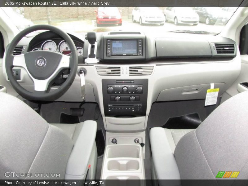Calla Lilly White / Aero Grey 2009 Volkswagen Routan SE