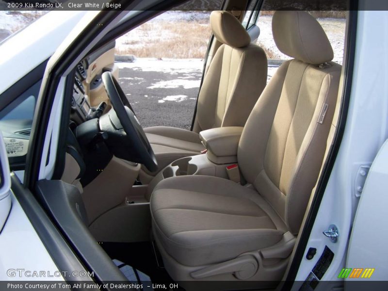 Clear White / Beige 2009 Kia Rondo LX
