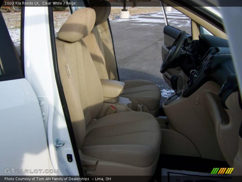 Clear White / Beige 2009 Kia Rondo LX