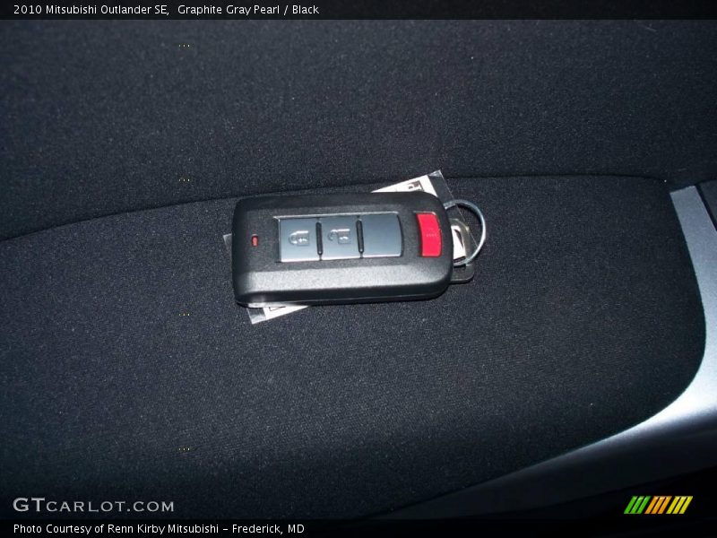 Graphite Gray Pearl / Black 2010 Mitsubishi Outlander SE
