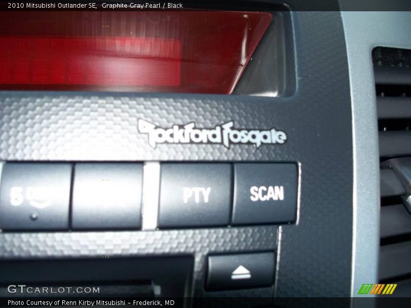 Graphite Gray Pearl / Black 2010 Mitsubishi Outlander SE