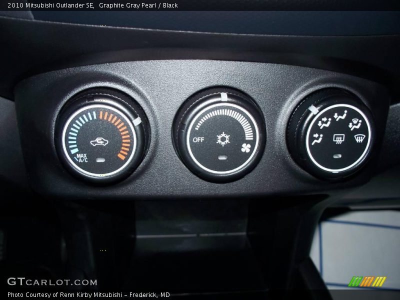 Graphite Gray Pearl / Black 2010 Mitsubishi Outlander SE