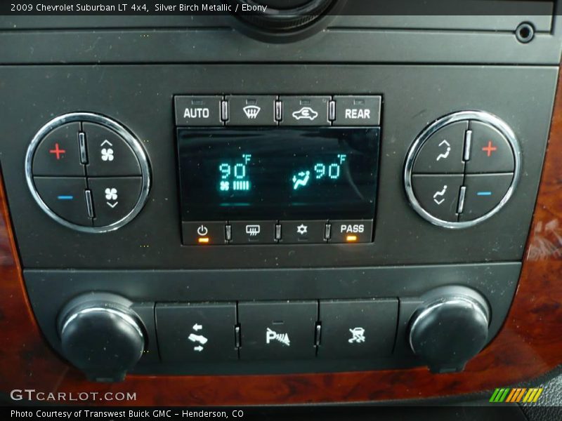 Silver Birch Metallic / Ebony 2009 Chevrolet Suburban LT 4x4