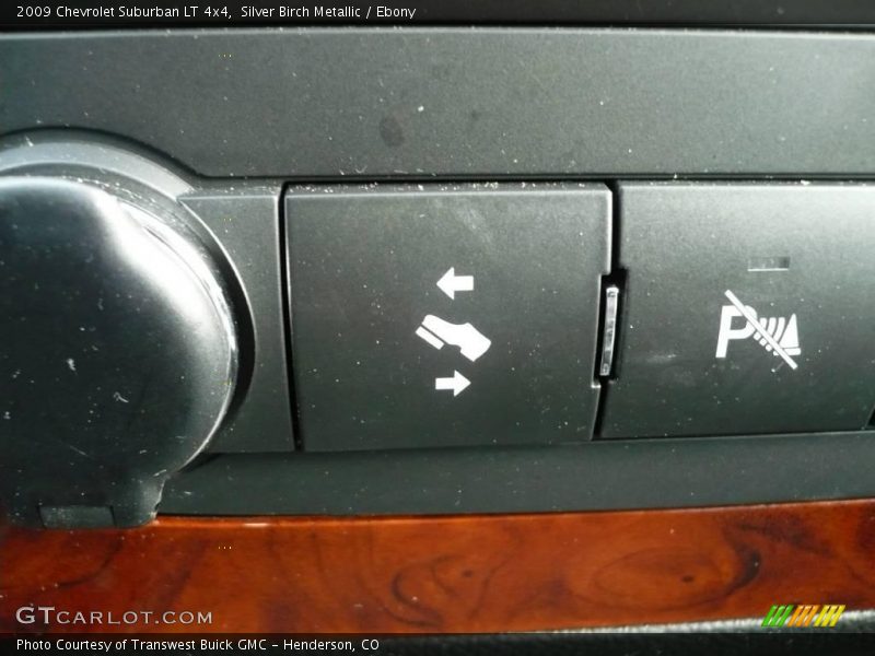 Silver Birch Metallic / Ebony 2009 Chevrolet Suburban LT 4x4