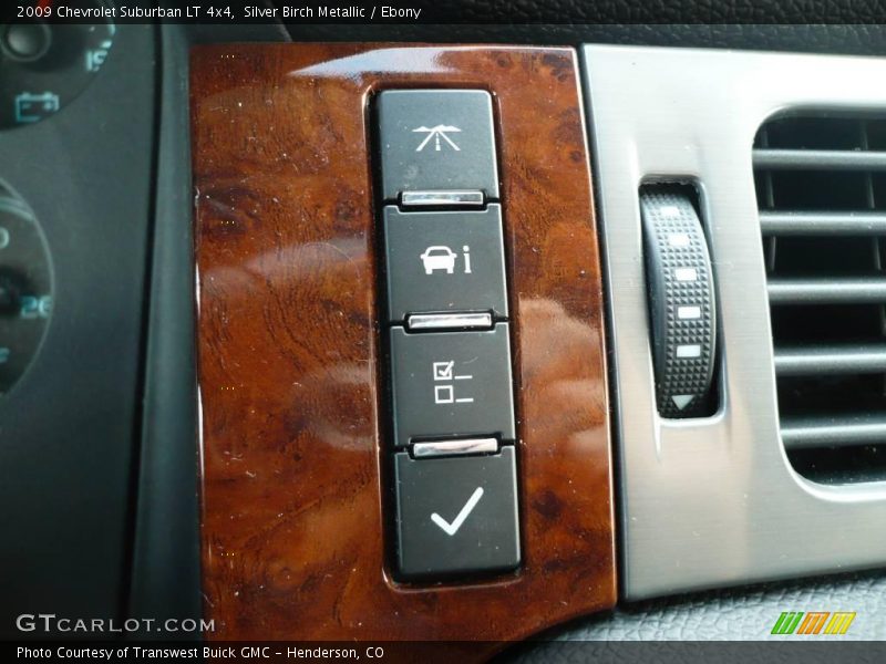 Silver Birch Metallic / Ebony 2009 Chevrolet Suburban LT 4x4