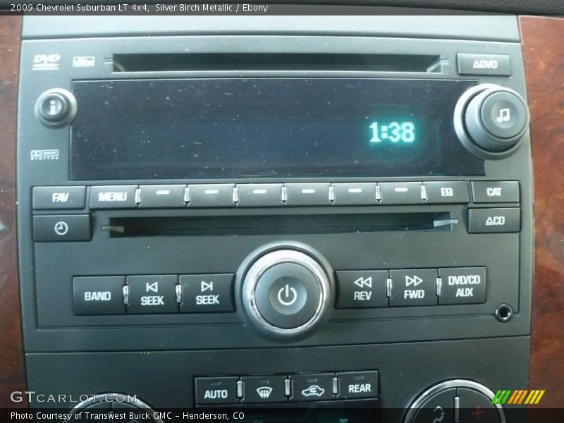 Silver Birch Metallic / Ebony 2009 Chevrolet Suburban LT 4x4
