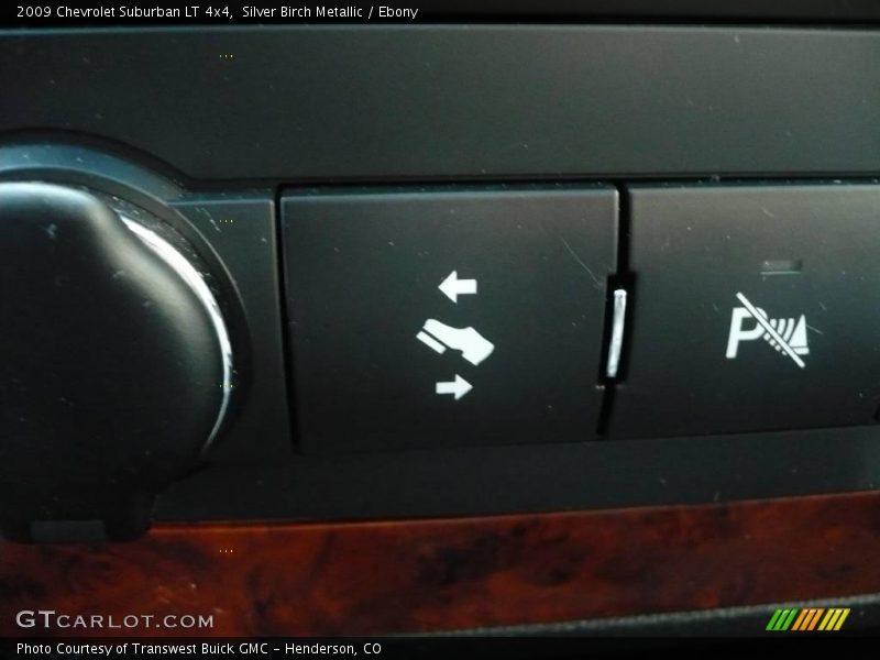 Silver Birch Metallic / Ebony 2009 Chevrolet Suburban LT 4x4