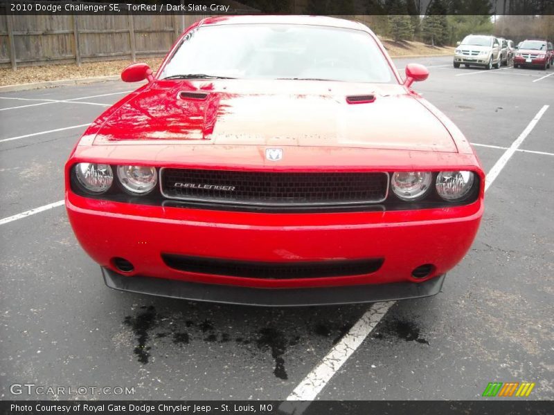 TorRed / Dark Slate Gray 2010 Dodge Challenger SE
