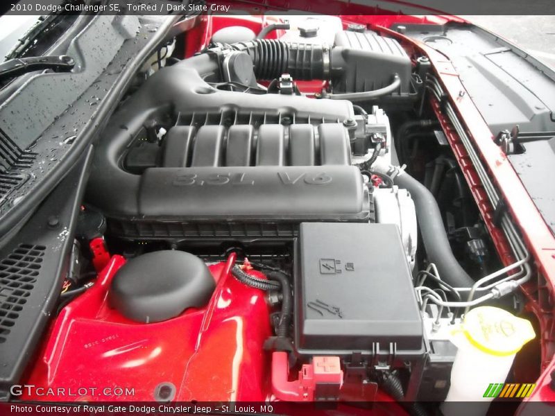TorRed / Dark Slate Gray 2010 Dodge Challenger SE