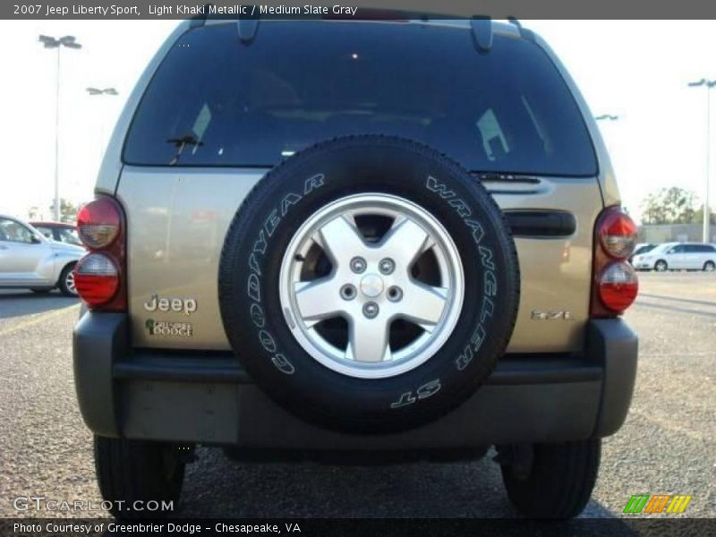 Light Khaki Metallic / Medium Slate Gray 2007 Jeep Liberty Sport