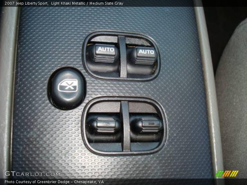 Light Khaki Metallic / Medium Slate Gray 2007 Jeep Liberty Sport