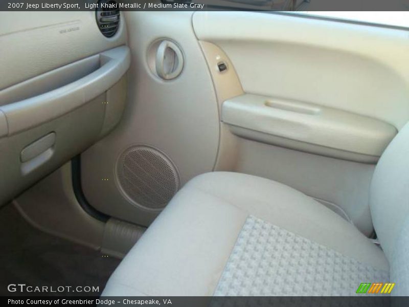 Light Khaki Metallic / Medium Slate Gray 2007 Jeep Liberty Sport