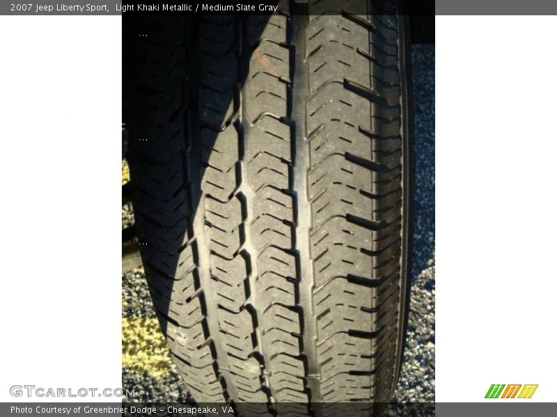 Light Khaki Metallic / Medium Slate Gray 2007 Jeep Liberty Sport
