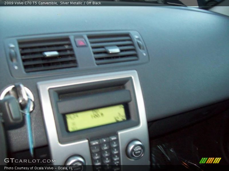 Silver Metallic / Off Black 2009 Volvo C70 T5 Convertible