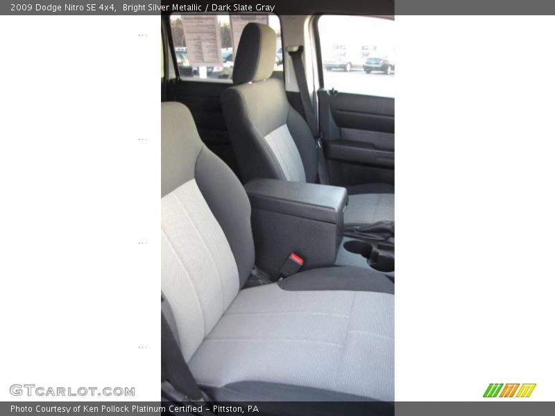 Bright Silver Metallic / Dark Slate Gray 2009 Dodge Nitro SE 4x4
