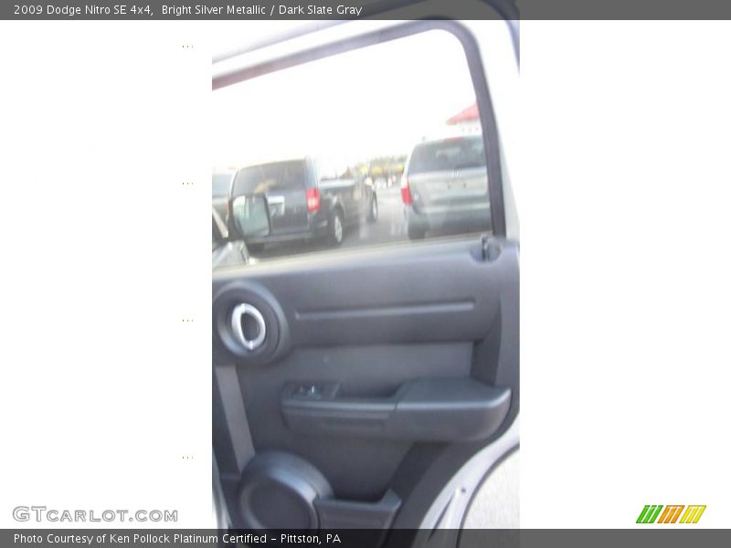 Bright Silver Metallic / Dark Slate Gray 2009 Dodge Nitro SE 4x4