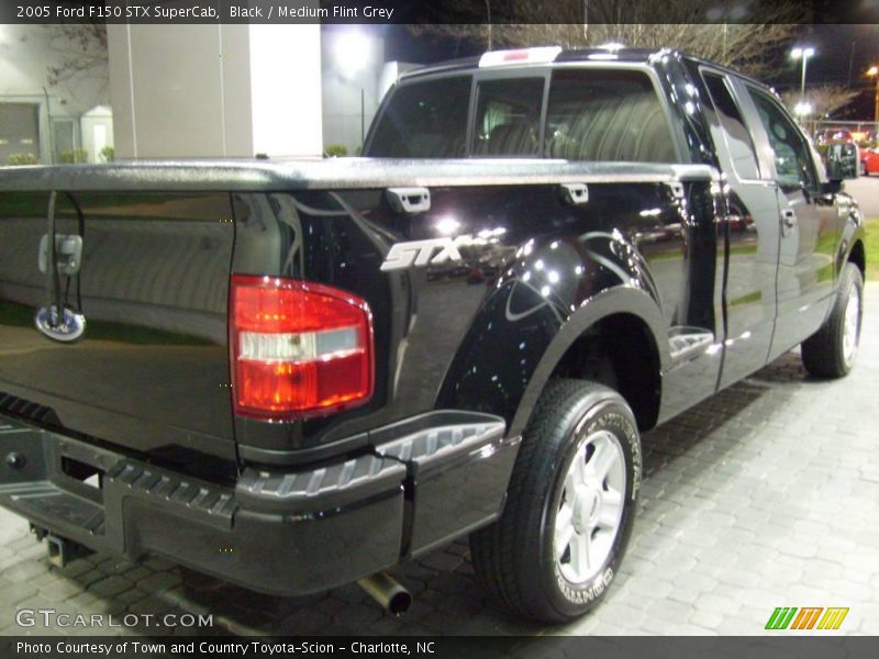 Black / Medium Flint Grey 2005 Ford F150 STX SuperCab