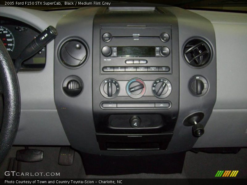 Black / Medium Flint Grey 2005 Ford F150 STX SuperCab