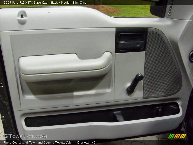 Black / Medium Flint Grey 2005 Ford F150 STX SuperCab