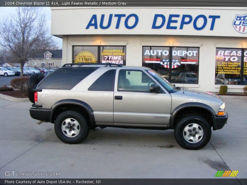 Light Pewter Metallic / Medium Gray 2004 Chevrolet Blazer LS 4x4