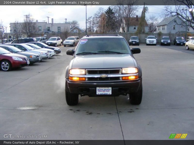 Light Pewter Metallic / Medium Gray 2004 Chevrolet Blazer LS 4x4