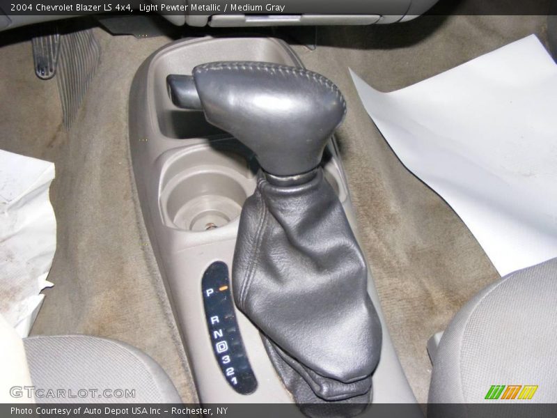 Light Pewter Metallic / Medium Gray 2004 Chevrolet Blazer LS 4x4