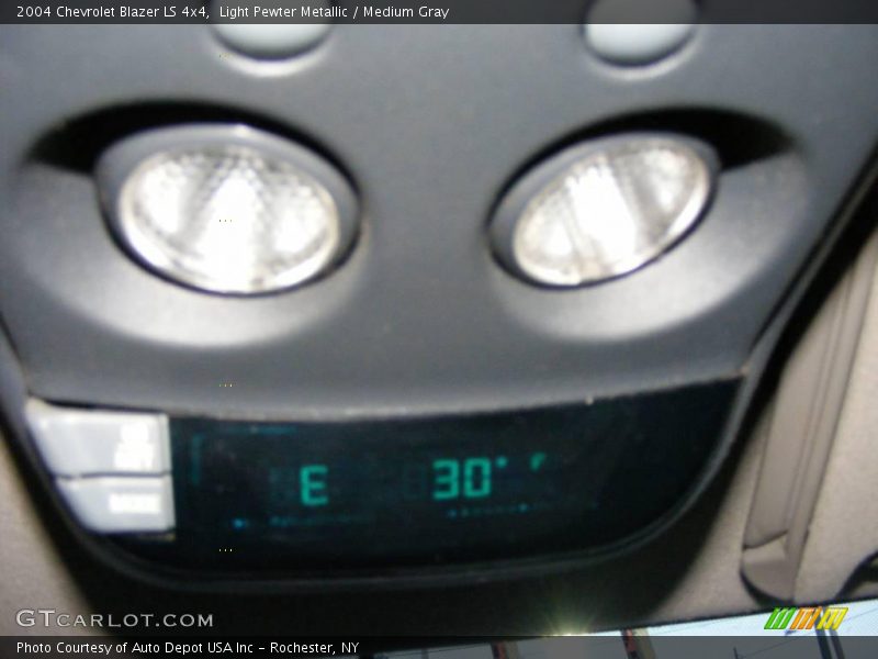 Light Pewter Metallic / Medium Gray 2004 Chevrolet Blazer LS 4x4