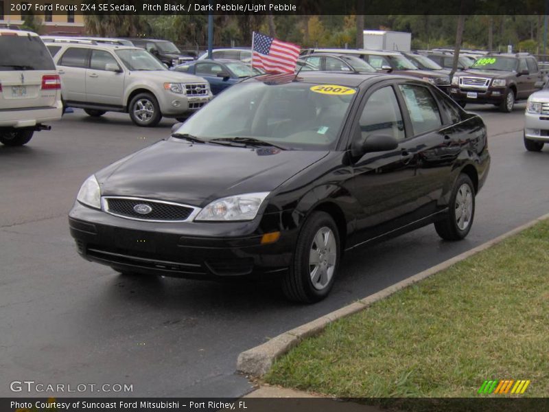 Pitch Black / Dark Pebble/Light Pebble 2007 Ford Focus ZX4 SE Sedan