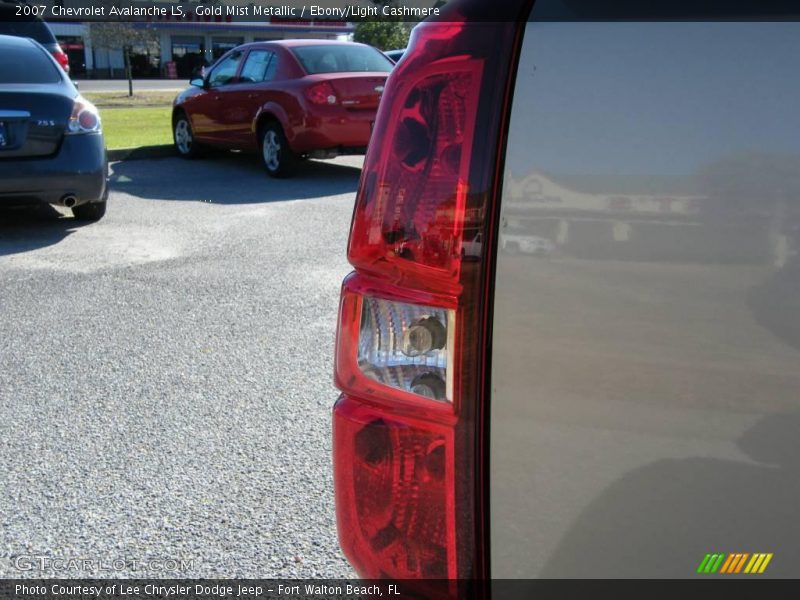Gold Mist Metallic / Ebony/Light Cashmere 2007 Chevrolet Avalanche LS