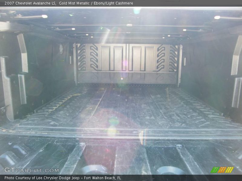 Gold Mist Metallic / Ebony/Light Cashmere 2007 Chevrolet Avalanche LS