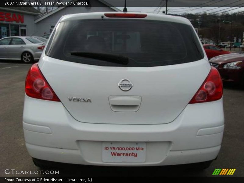 Fresh Powder / Charcoal 2007 Nissan Versa S