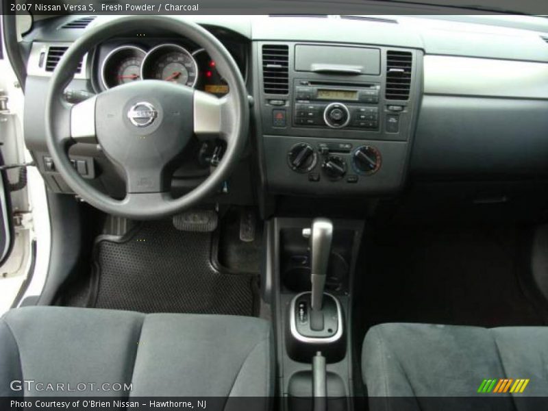 Fresh Powder / Charcoal 2007 Nissan Versa S