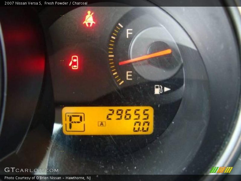 Fresh Powder / Charcoal 2007 Nissan Versa S