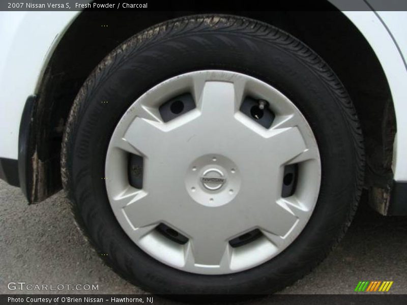 Fresh Powder / Charcoal 2007 Nissan Versa S