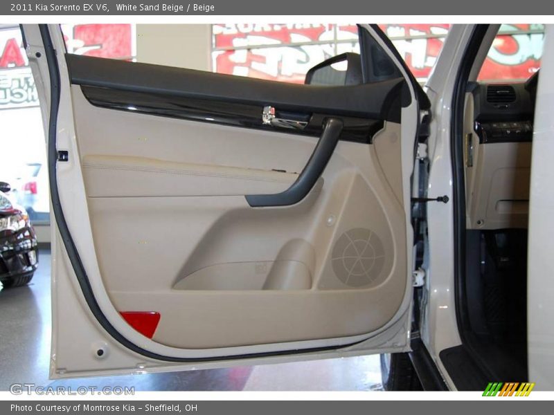 White Sand Beige / Beige 2011 Kia Sorento EX V6