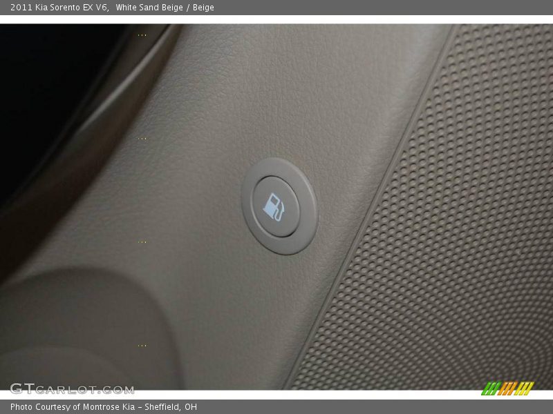 White Sand Beige / Beige 2011 Kia Sorento EX V6