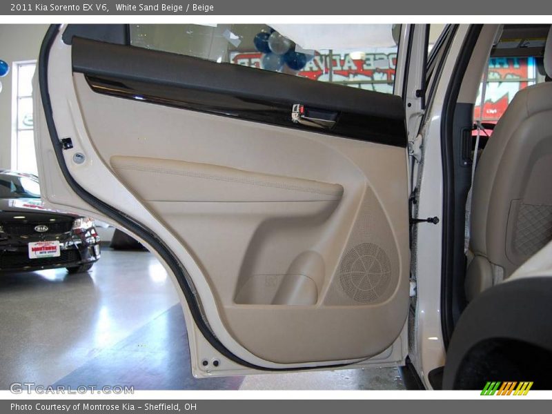 White Sand Beige / Beige 2011 Kia Sorento EX V6