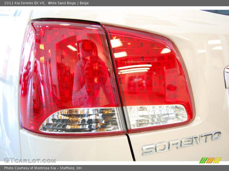 White Sand Beige / Beige 2011 Kia Sorento EX V6