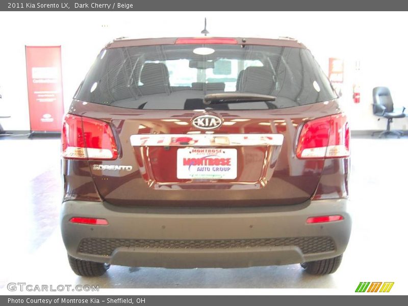 Dark Cherry / Beige 2011 Kia Sorento LX
