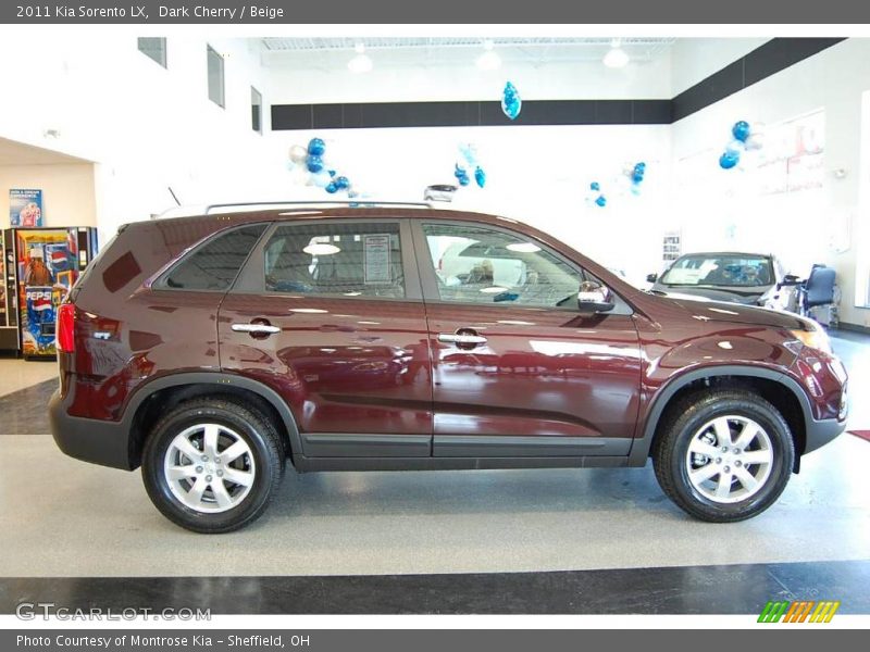 Dark Cherry / Beige 2011 Kia Sorento LX