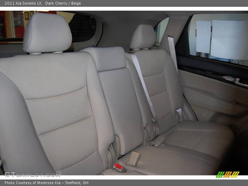 Dark Cherry / Beige 2011 Kia Sorento LX