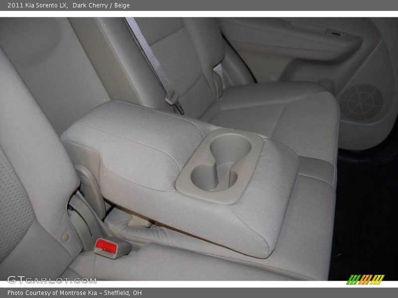 Dark Cherry / Beige 2011 Kia Sorento LX