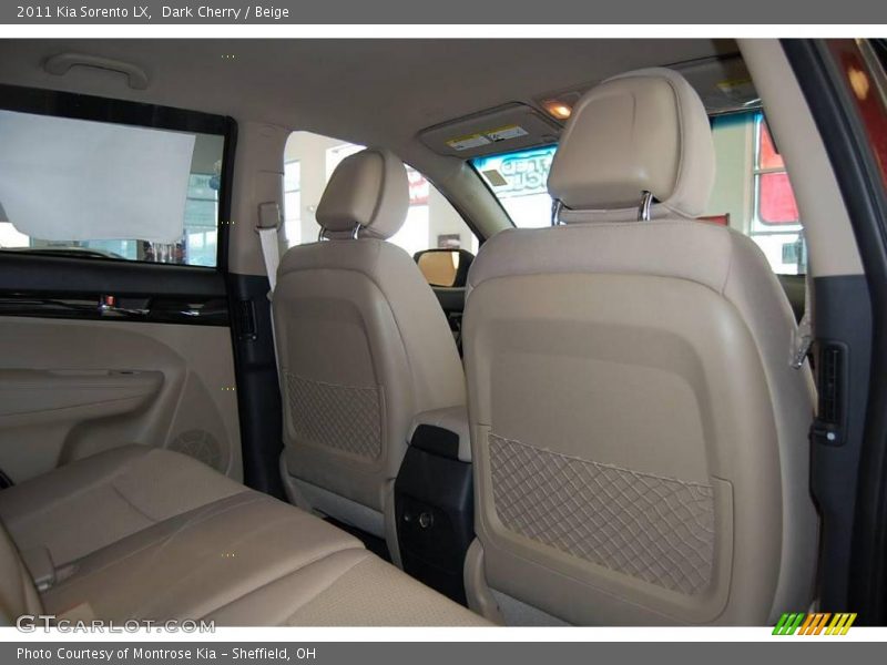 Dark Cherry / Beige 2011 Kia Sorento LX