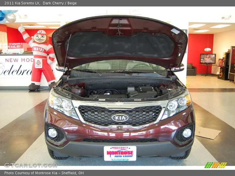 Dark Cherry / Beige 2011 Kia Sorento LX