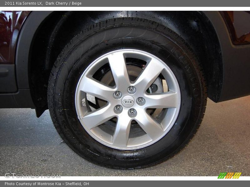 Dark Cherry / Beige 2011 Kia Sorento LX