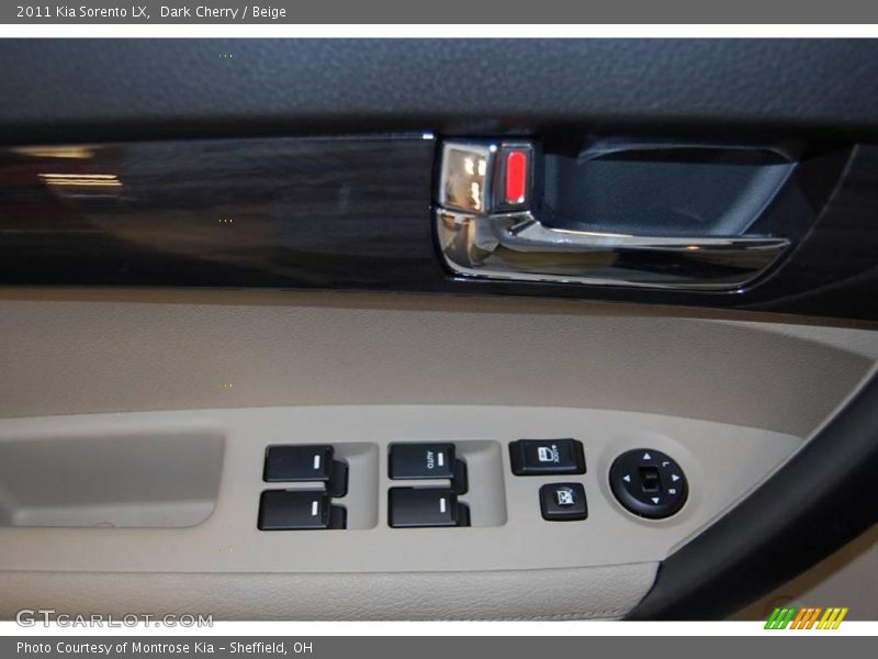 Dark Cherry / Beige 2011 Kia Sorento LX