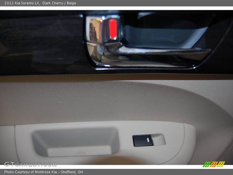 Dark Cherry / Beige 2011 Kia Sorento LX